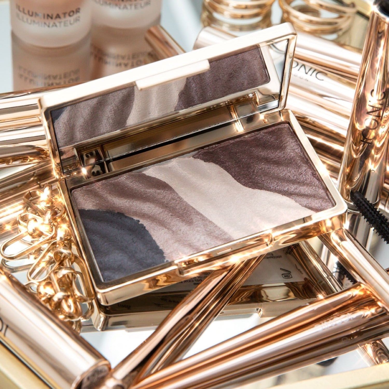 colour_Smokey Secret Baked Eyeshadow